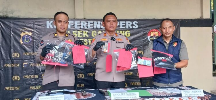 Jumpa pers kasus pemerasan dan pengancaman di Jalqqn Siliwangi, Salakan, Trihanggo, Gamping, Sleman, Selasa (23/6/2026).