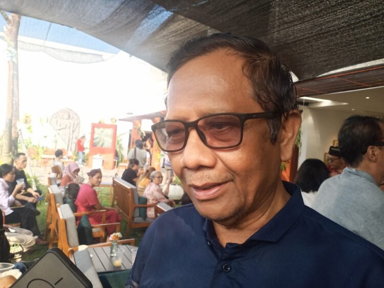 Mantan Menko Polhukam RI, Mahfud MD, menilai penangkapan mantan Kepala BGN, Dadan Hindayana, oleh Kejagung RI sebagai langkah tepat, di Kabupaten Bantul, Sabtu (6/6/2026).