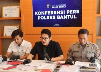 Jumpa pers kasus korupsi penyaluran Kredit Usaha Rakyat (KUR) di BRI Sanden, Kamis (25/6/2026). (POLRES Bantul)
