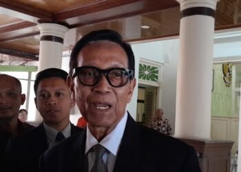 Gubernur Daerah Istimewa Yogyakarta (DIY), Sri Sultan Hamengku Buwono X, usai menghadiri agenda Rapat Paripurna di DPRD DIY setelah menjalani cuti selama sepekan, Kamis (2/7/2026).