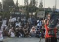 Sejumlah ibu-ibu menggelar aksi di Bundaran untuk menuntutevaluasi program prioritas pemerintah, Jumat (3/7/2026).
