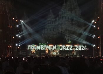 Penampilan grup band Gigi dalam gelaran Prambanan Jazz Festival 2026 di kawasan Candi Prambanan, Kabupaten Sleman, Sabtu (4/7/2026).