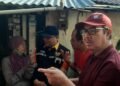 Wali Kota Yogyakarta Hasto Wardoyo saat melihat kondisi penerima bantuan bedah rumah di Kelurahan Panembahan, Keraton, Kota Yogyakarta, DIY, Minggu (12/7/2026).