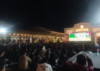 Suasana gelaran nobar pertandingan final Piala Dunia Argentina vs Spanyol di halaman timur Stasiun Yogyakarta, pada Senin (20/7/2026) dini hari.