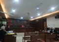 Suasana sidang praperadilan kasus dugaan korupsi hibah pariwisata Sleman dengan agenda pembacaan Replik Termohon dan penyerahan surat-surat alat bukti di Pengadilan Negeri Sleman, Rabu (22/7/2026).