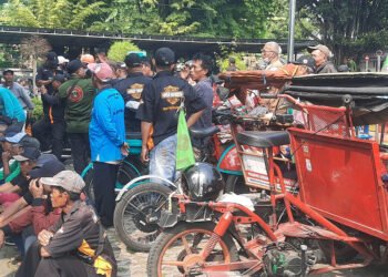 Sejumlah pembecak di kawasan Malioboro mendatangi kantor Dinas Perhubungan (Dishub) DIY untuk mengeluhkan penutupan Jalan Malioboro untuk Car Free Day (CFD), Kamis (30/7/2026).