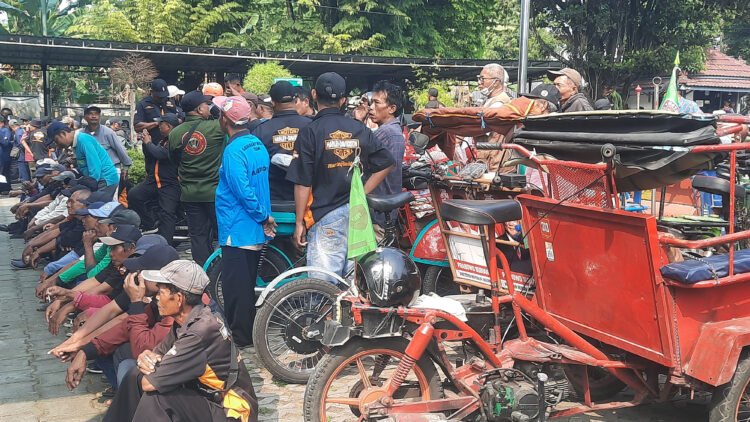 Sejumlah pembecak di kawasan Malioboro mendatangi kantor Dinas Perhubungan (Dishub) DIY untuk mengeluhkan penutupan Jalan Malioboro untuk Car Free Day (CFD), Kamis (30/7/2026).