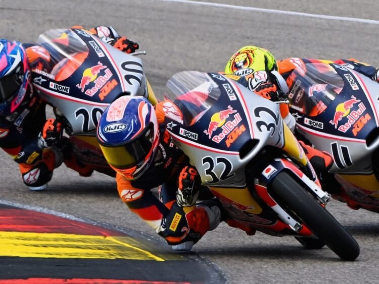 Kiandra Ramadhipa saat berlaga pada Red Bull Rookies Cup 2026 di Sirkuit Sachsenring, Jerman.