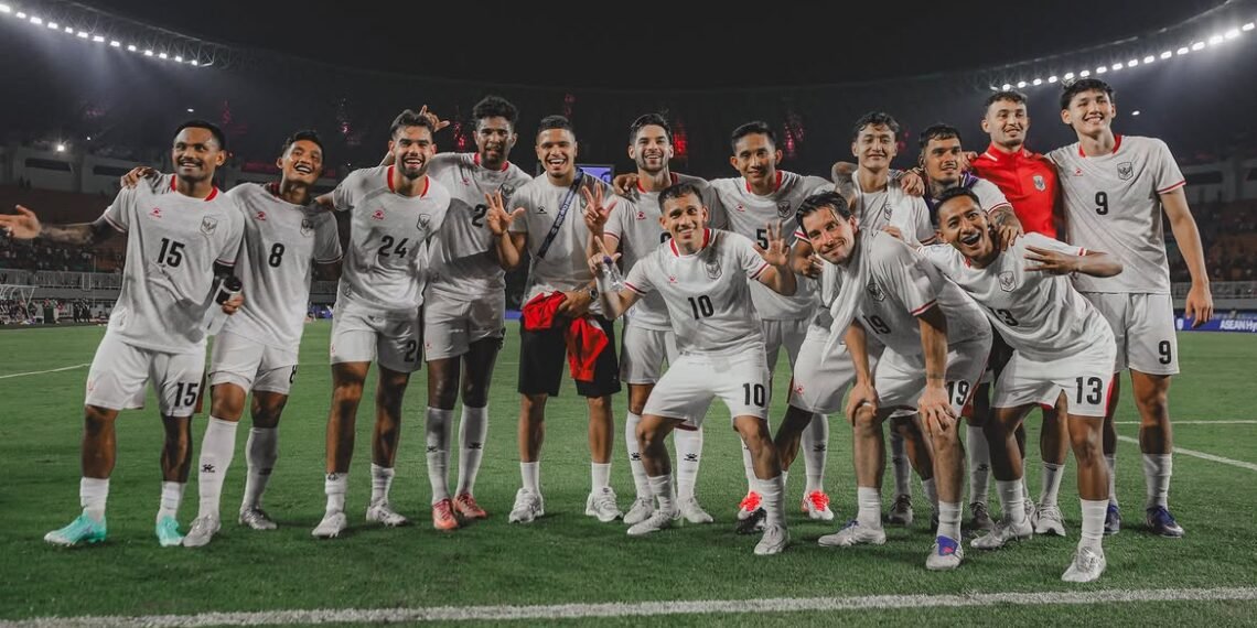 Para pemain Timnas Indonesia merayakan kemenangan atas Kamboja di laga Grup A Piala AFF 2026 di Stadion Pakansar, Bogor, Senin (27/7/2026).