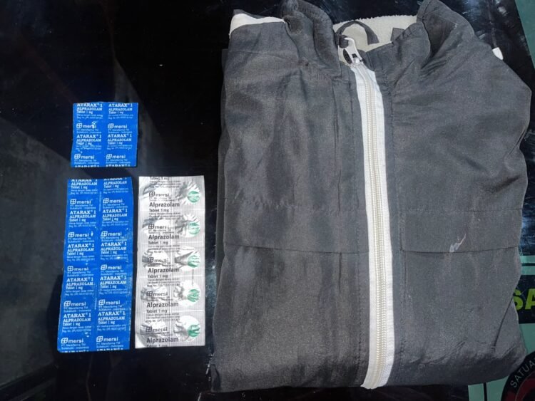 Satres Narkoba Polres Bantul menyita bafang bukti berupa 24 tablet Alprazolam dari pemuda berinisial BABI (24) asal Kota Yogyakarta, Senin (13/7/2026). (Polres Bantul)