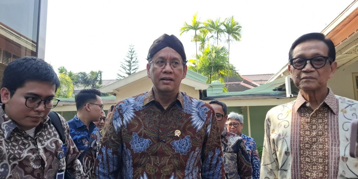 Menteri Keuangan RI, Purbaya Yudhi Sadewa, saat berkunjung ke Kantor Kepatihan Gunernur DIY, Kamis (16/7/2026).