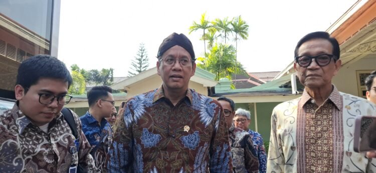 Menteri Keuangan RI, Purbaya Yudhi Sadewa, saat berkunjung ke Kantor Kepatihan Gunernur DIY, Kamis (16/7/2026).