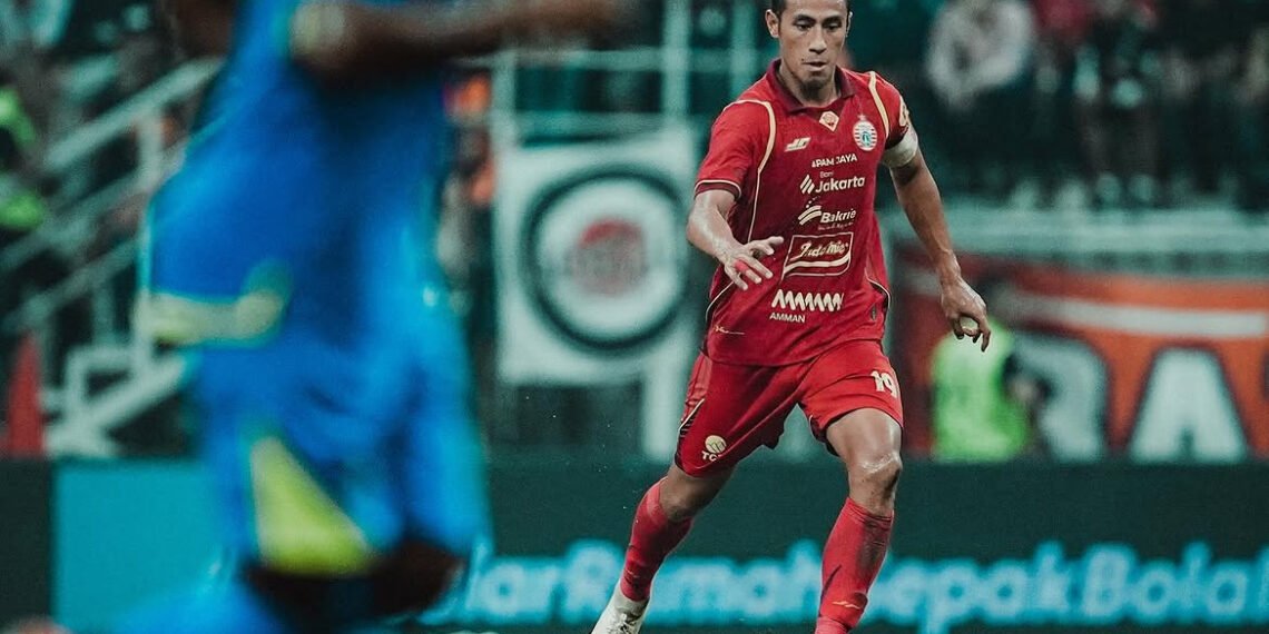 Hanif Sjahbandi saat membela Persija Jakarta.