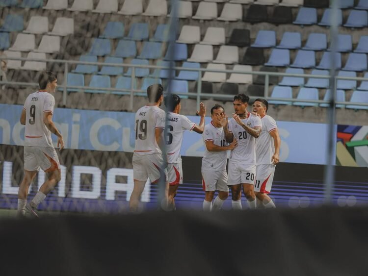 Pemain Timnas Indonesia, Shayne Pattynama (dua dari kanan), merayakan gol yang dicetak ke gawang Timor Leste dalam laga Grup A Piala AFF 2026 di Chonburi Stadium, Jumat (31/7/2026).