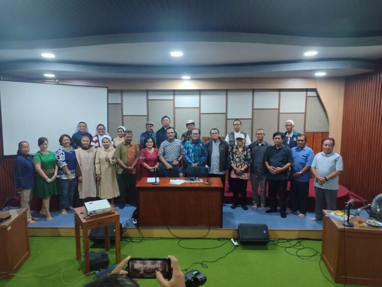 Ketika Prasangka Menjadi Tantangan bagi Karya Kemanusiaan