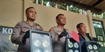 Pencuri Jual Murah Lampu LED Proyek Jalan Tol