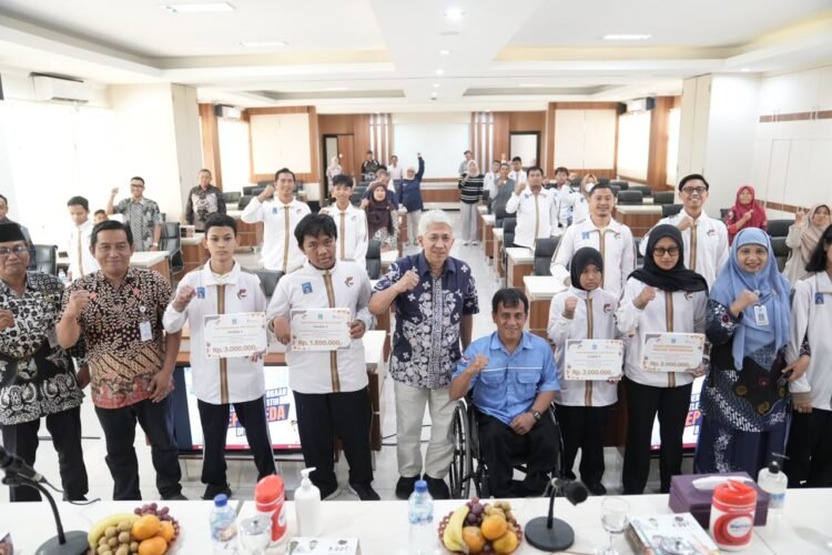 Pemkab Sleman Serahkan Bonus kepada Atlet dan Pelatih Peparpeda DIY 2026
