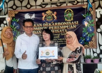 Kadin Bantu KWT Semaki Gede Kembangkan Pertanian Ramah Lingkungan