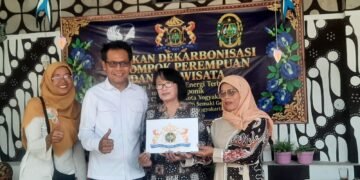 Kadin Bantu KWT Semaki Gede Kembangkan Pertanian Ramah Lingkungan
